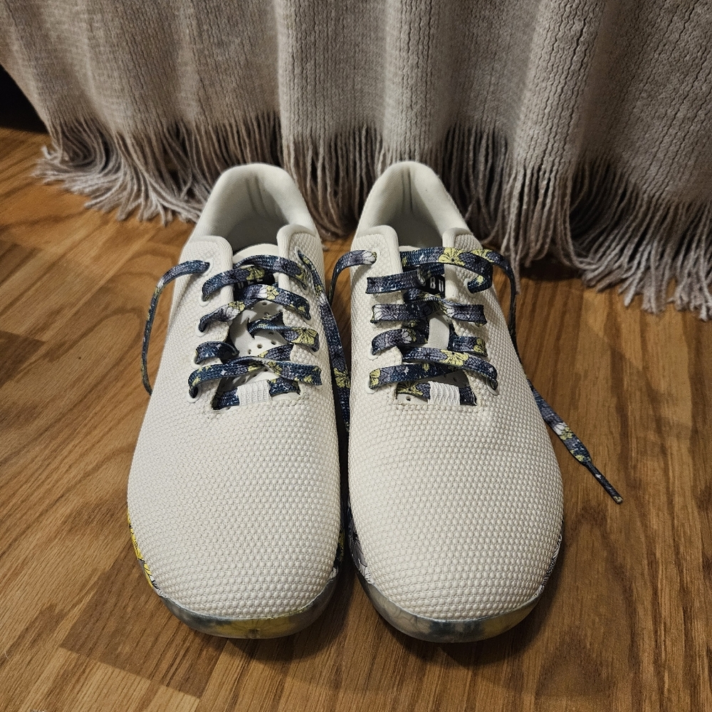 NOBULL The Men's Women's Spring Fling Trainer White Floral Trim Sizes M 7.5 W 9
